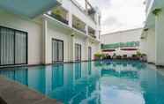 Swimming Pool 7 Bangka Suite Mitra RedDoorz