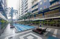 Swimming Pool RedLiving Apartmen Grand Center Point - Bintang Residence Tower C with Netflix