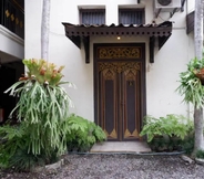 Bangunan 7 Cakra Homestay Solo Mitra RedDoorz