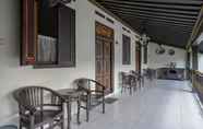 Exterior 6 Cakra Homestay Solo Mitra RedDoorz