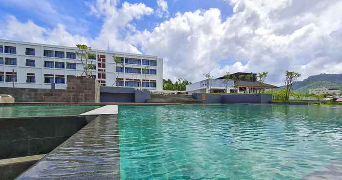 Swimming Pool TAHUNA BEACH HOTEL AND RESORT