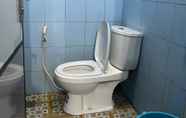 Toilet Kamar 6 Ar Razaq Homestay