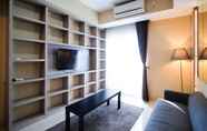 Common Space 2 Cozy and Modern 1BR at Grand Sungkono Lagoon Apartment By Travelio