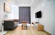 Common Space 4 Spacey and Exclusive 3BR at Grand Sungkono Lagoon Apartment By Travelio