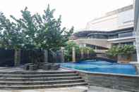 Lobby Spacey and Exclusive 3BR at Grand Sungkono Lagoon Apartment By Travelio