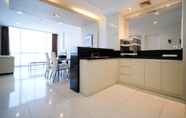 ล็อบบี้ 4 Homey and Spacious 2BR at The Via and The Vue Apartment By Travelio