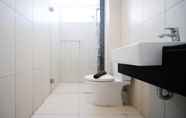 In-room Bathroom 7 Homey and Spacious 2BR at The Via and The Vue Apartment By Travelio