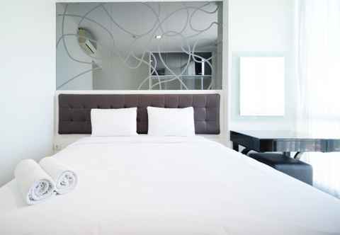 Bedroom Homey and Spacious 2BR at The Via and The Vue Apartment By Travelio