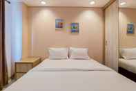 Kamar Tidur Cozy Stay and Comfort 2BR Paramount Skyline Apartment By Travelio