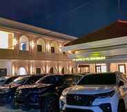 Exterior 4 Moresto Hotel Mitra RedDoorz