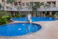 Swimming Pool Comfort 2BR Apartment at 3rd Floor Baileys By Travelio