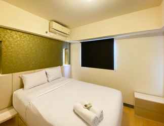 Kamar Tidur 2 Modern Look and Cozy 2BR The Wave Kuningan Apartment By Travelio