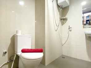 In-room Bathroom 4 Cozy Stay Studio at Gateway Park LRT City Apartment  Bekasi By Travelio