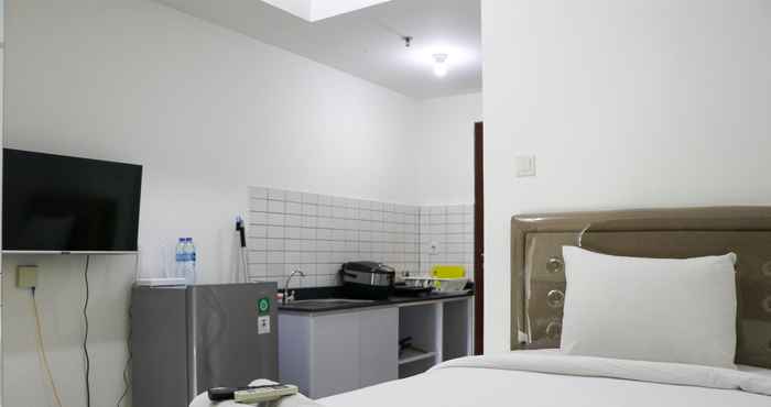 Bedroom Comfy and Simply Look Studio Sayana Bekasi Apartment By Travelio