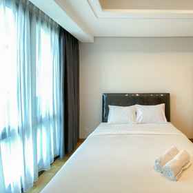 Bedroom 1 Homey and Stunning Studio Capitol Suites Apartment By Travelio, 자카르타 푸삿 호텔
