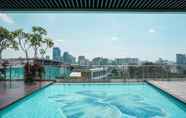 Kolam Renang 6 Elegant and Nice Designed Studio at Menteng Park Apartment By Travelio