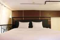 Bilik Tidur Comfort Stay and Spacious Studio at Green Bay Pluit Apartment By Travelio