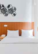 BEDROOM Modern and Comfy Studio at Sky House Alam Sutera Apartment By Travelio