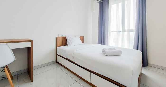 ห้องนอน Homey and Comfortable Studio Apartment at Sky House Alam Sutera By Travelio