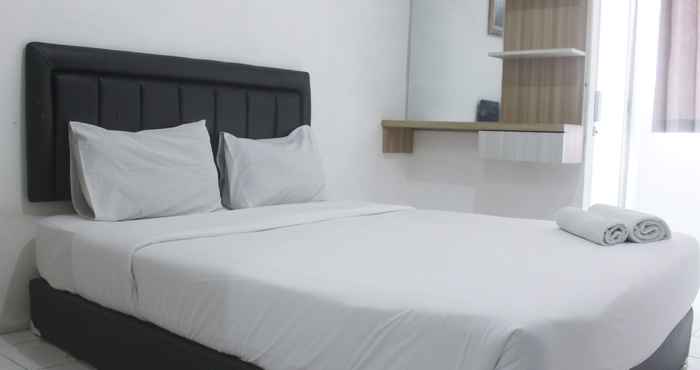 Bedroom Best Deal and Homey Studio Apartment at Emerald Towers By Travelio