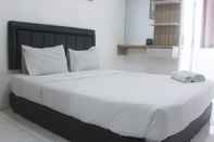 Bedroom Best Deal and Homey Studio Apartment at Emerald Towers By Travelio