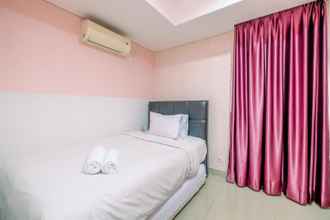 Kamar Tidur 4 Homey and Comfortable 2BR Apartment at Royal Olive Residence By Travelio