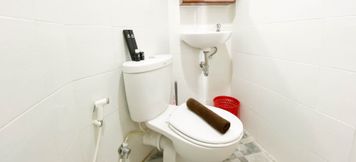 In-room Bathroom 5 Good Choice and Homey Studio at Amartha View Apartment By Travelio