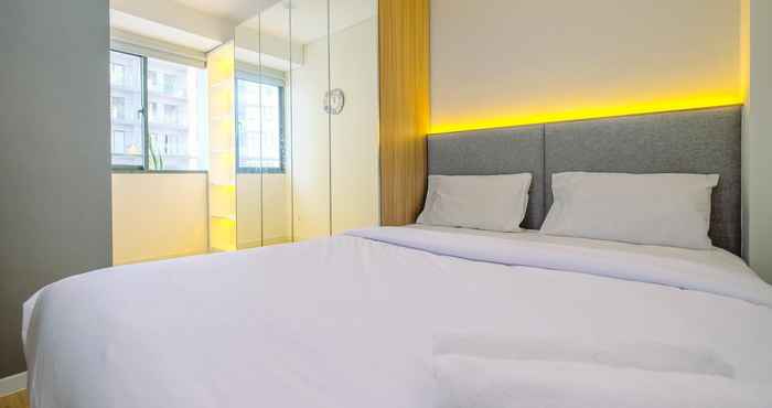 Kamar Tidur Comfort and Homey Stay 2BR Daan Mogot City Apartment By Travelio