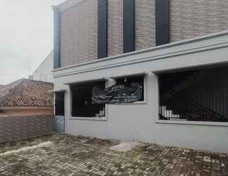 Exterior 2 RedDoorz Syariah @ Jalan Doktor Warsito Lampung