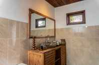 In-room Bathroom Sebatu Valley Villas