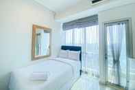 Bilik Tidur Elegant Studio at Capitol Park Residence Apartment By Travelio