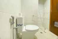 Toilet Kamar Elegant Studio at Capitol Park Residence Apartment By Travelio