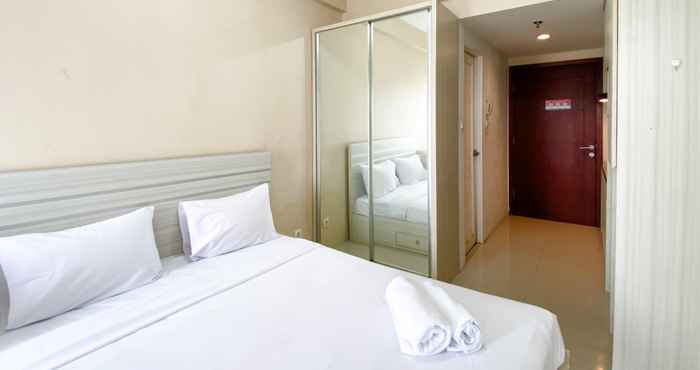 Bedroom Cozy Stay Studio Apartment Tamansari Mahogany Karawang By Travelio
