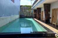 สระว่ายน้ำ Lega Legi Town House Seminyak by The Lavana