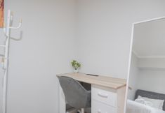 로비 3 Restful and Modern Studio at Kebagusan City Apartment By Travelio