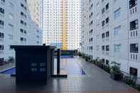 Bangunan Comfy and Great Choice 2BR Green Pramuka City Apartment By Travelio