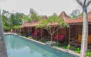 Swimming Pool 6 Point of View Hotel & Resort Majalengka