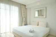 Kamar Tidur Comfort Stay and Homey 2BR Bellezza Apartment By Travelio