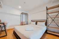 ห้องนอน Cozy Loft and Big 3BR Kingland Avenue Apartment By Travelio