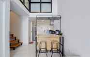 อื่นๆ 5 Cozy Loft and Big 3BR Kingland Avenue Apartment By Travelio