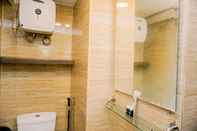 In-room Bathroom Nice and Fancy 2BR at Gading Greenhill Apartment By Travelio