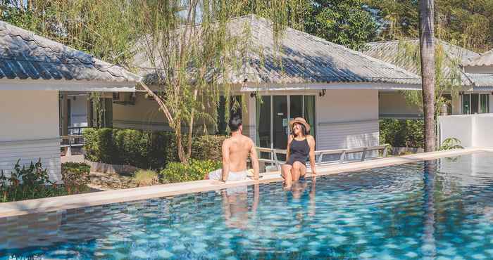 Kolam Renang Laeamsing Natural Beach Resort