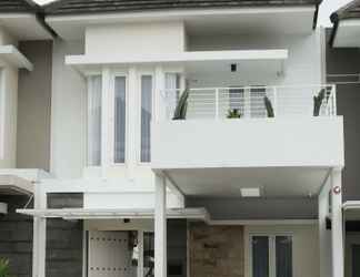 Bangunan 2 F4N Villa 3BR Mediterranean Villa (Only for Family)