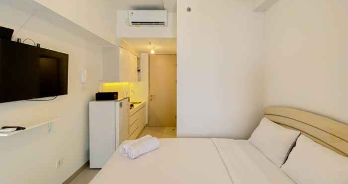 Bedroom Best Deal and Comfy Studio Apartment Tokyo Riverside PIK 2 By Travelio