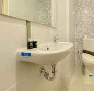 In-room Bathroom 3 New Furnished Studio Room at Tokyo Riverside PIK 2 Apartment By Travelio