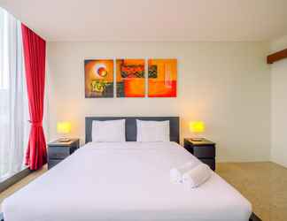 Kamar Tidur 2 Strategic and Good Deal 1BR L'Avenue Apartment By Travelio