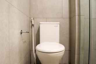 In-room Bathroom 4 Minimalist and Homey 1BR at Menara Jakarta Kemayoran Apartment By Travelio