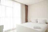 Kamar Tidur Gorgeous and Spacious 1BR Ciputra International Apartment By Travelio