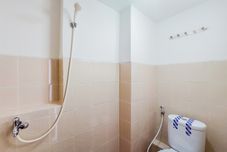 In-room Bathroom Cozy Stay and Homey 1BR Loftvilles City Apartment By Travelio