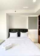 BEDROOM Comfy and Spacious Studio Room Azalea Suites Apartment By Travelio